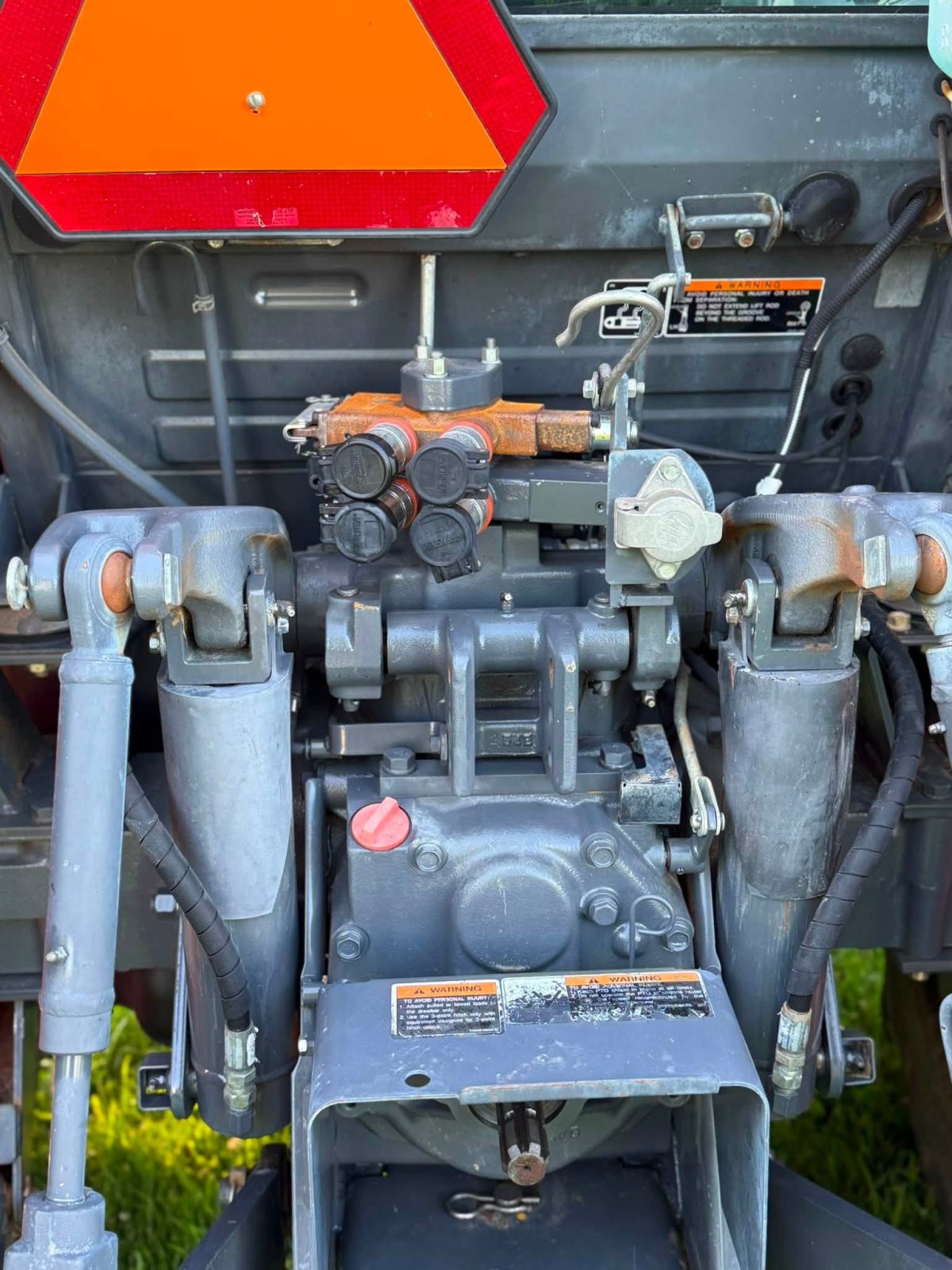 2016 Kubota M5-111 MFWD photo 13