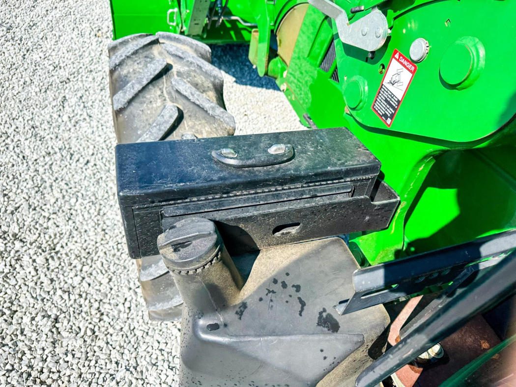 2014 John Deere 6125M photo 4