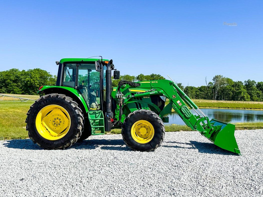 2014 John Deere 6125M photo 10