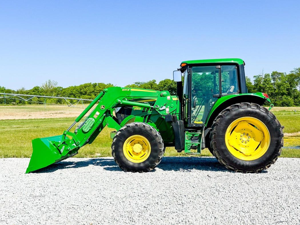 2014 John Deere 6125M photo 11