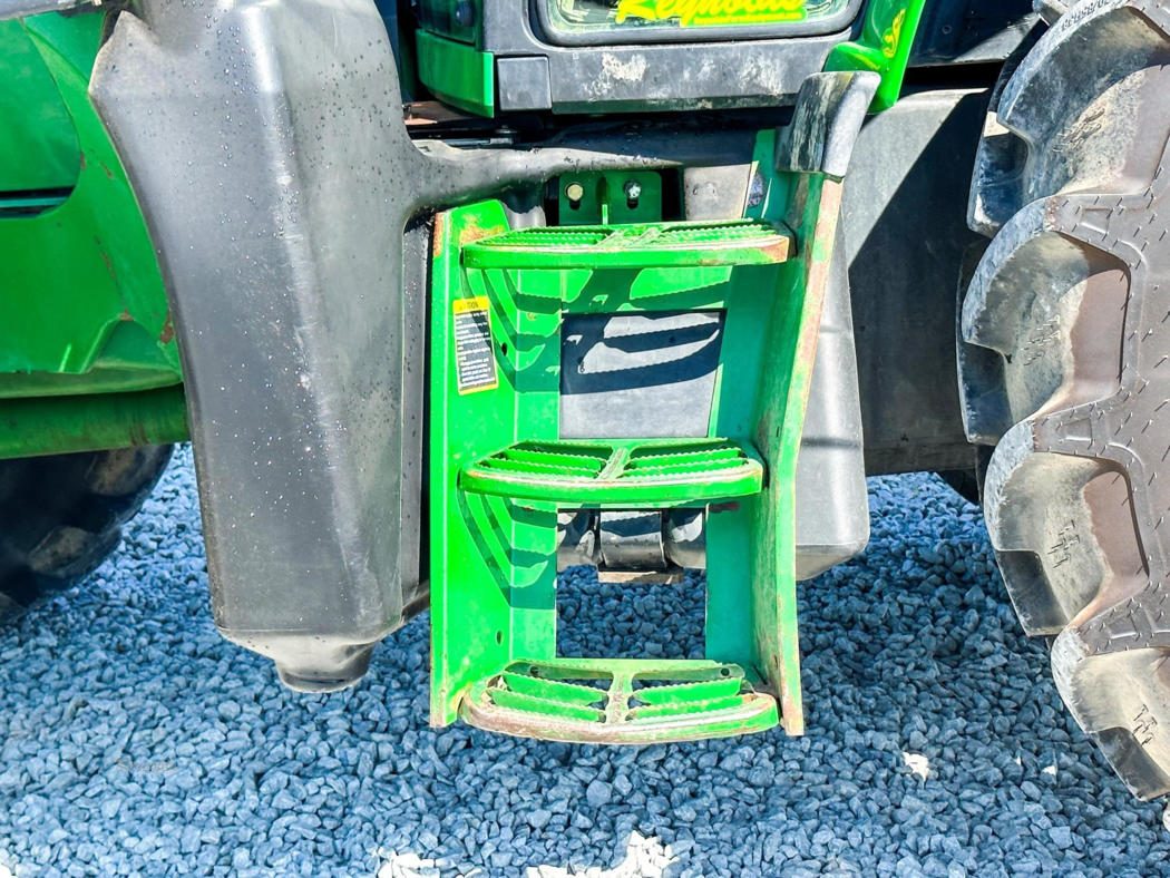 2014 John Deere 6125M photo 19