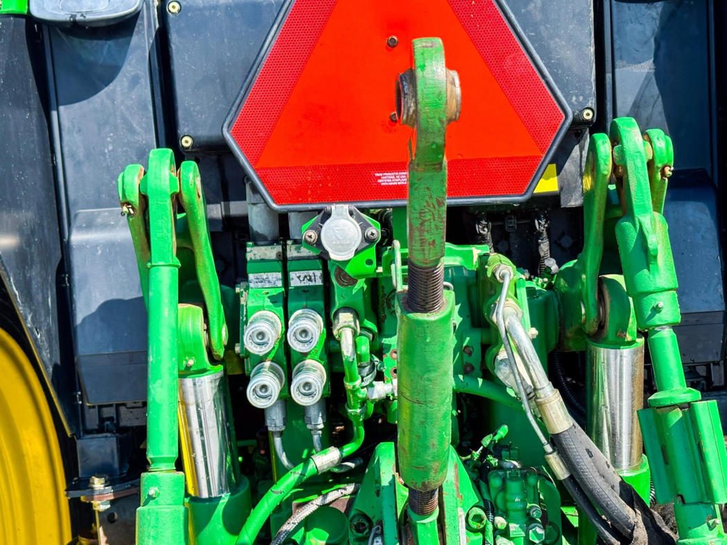 2014 John Deere 6125M photo 21