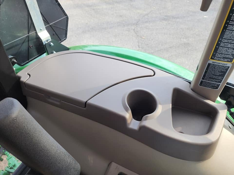 2021 John Deere 5065E Utility Cab photo 3
