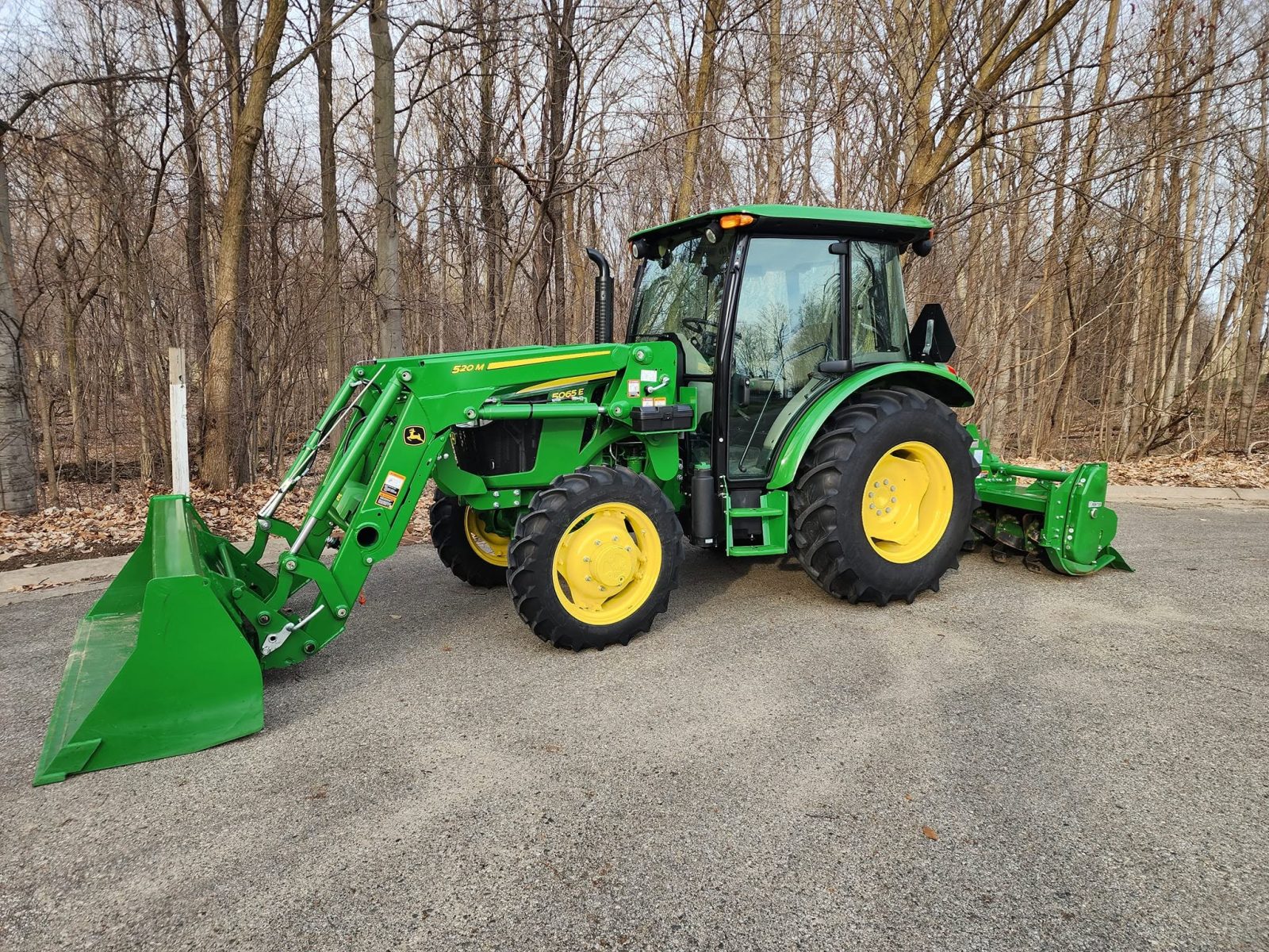 2021 John Deere 5065E Utility Cab photo 11