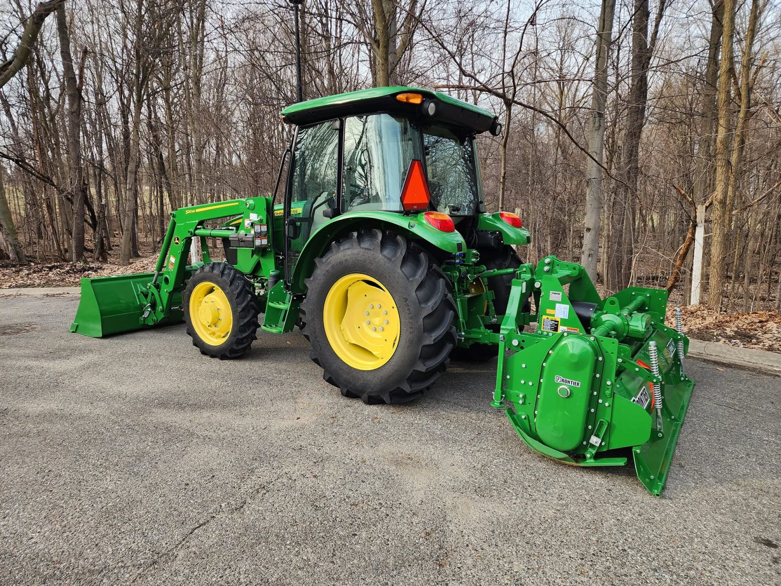 2021 John Deere 5065E Utility Cab photo 12