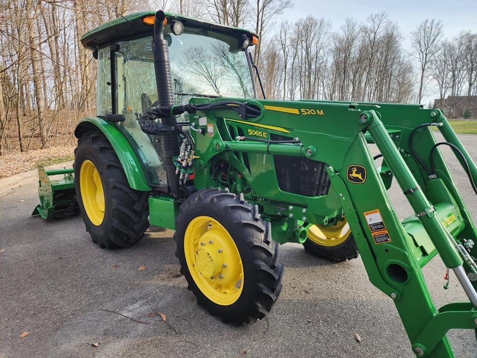 2021 John Deere 5065E Utility Cab photo 19
