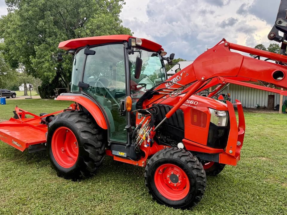 2021 Kubota L3560 Limited Edition photo 3