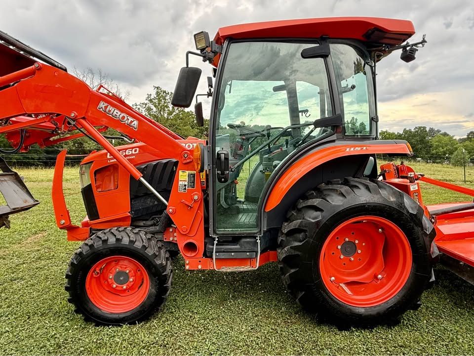 2021 Kubota L3560 Limited Edition photo 17